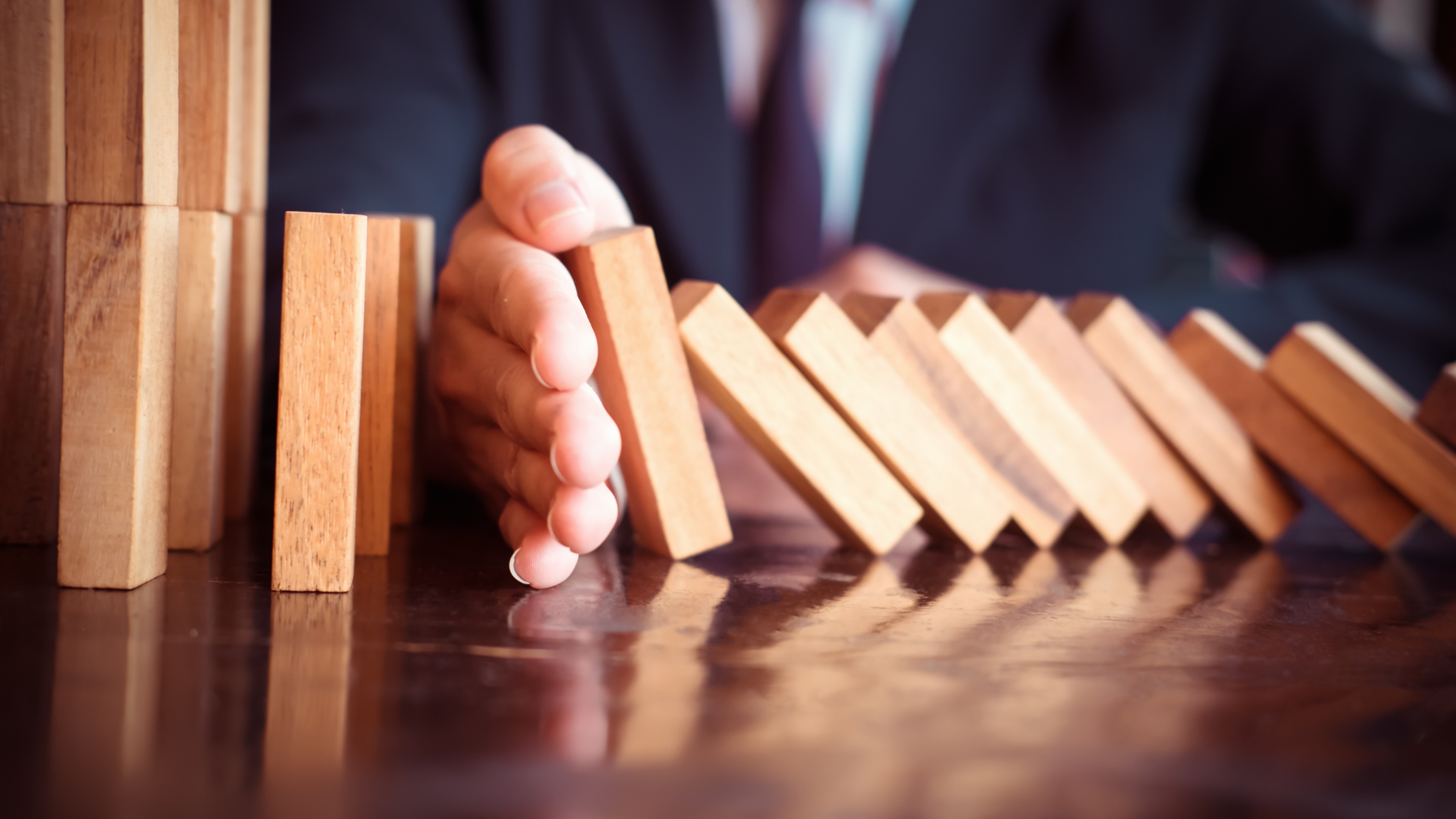 Multirisque professionnelle : définition, garanties couvertes, différence avec la RC Pro et utilité réelle pour votre entreprise.